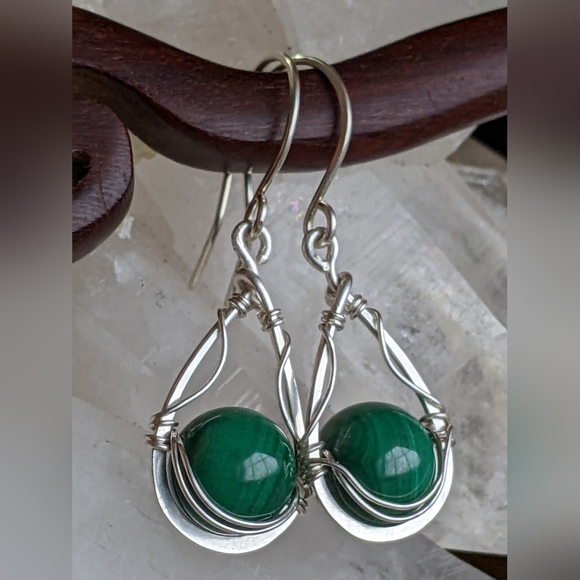 Elegant Sterling Silver Malachite Gemstone Earrings - Picture 5 of 14